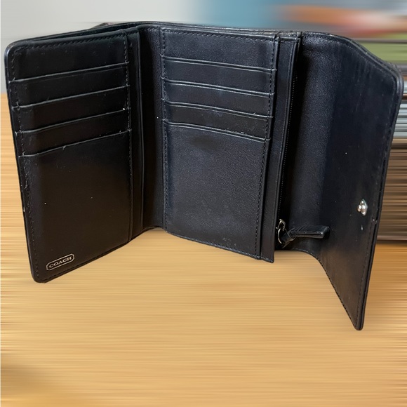Coach Trifold Black Women’s Wallet Vintage - Picture 2 of 10